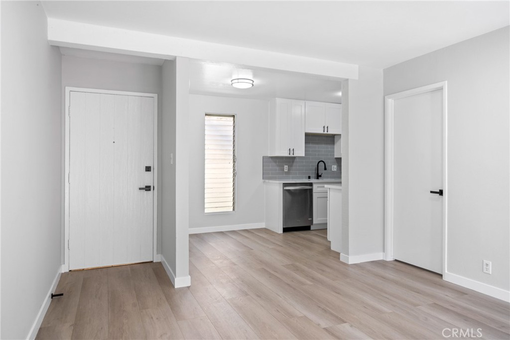 1010 W MacArthur Boulevard 54