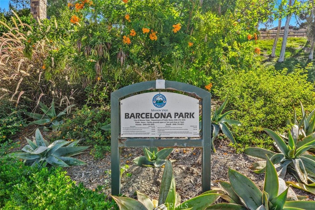 22761 Via Santa Maria