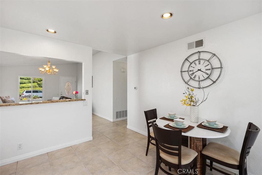 22761 Via Santa Maria