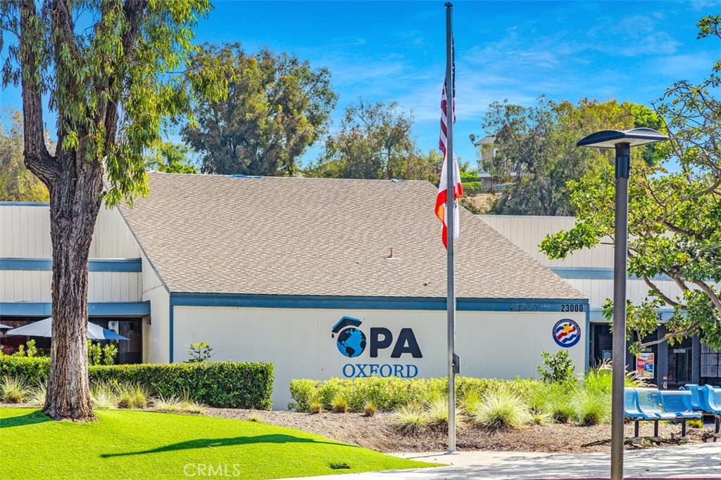 22761 Via Santa Maria