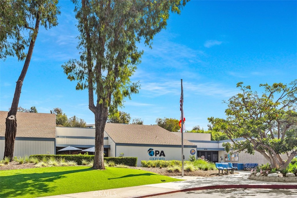 22761 Via Santa Maria