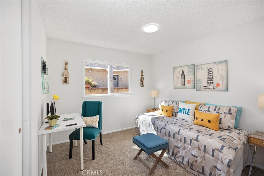 22761 Via Santa Maria