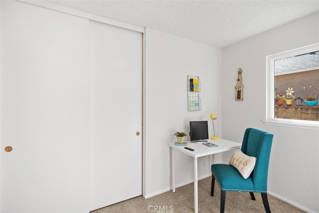 22761 Via Santa Maria