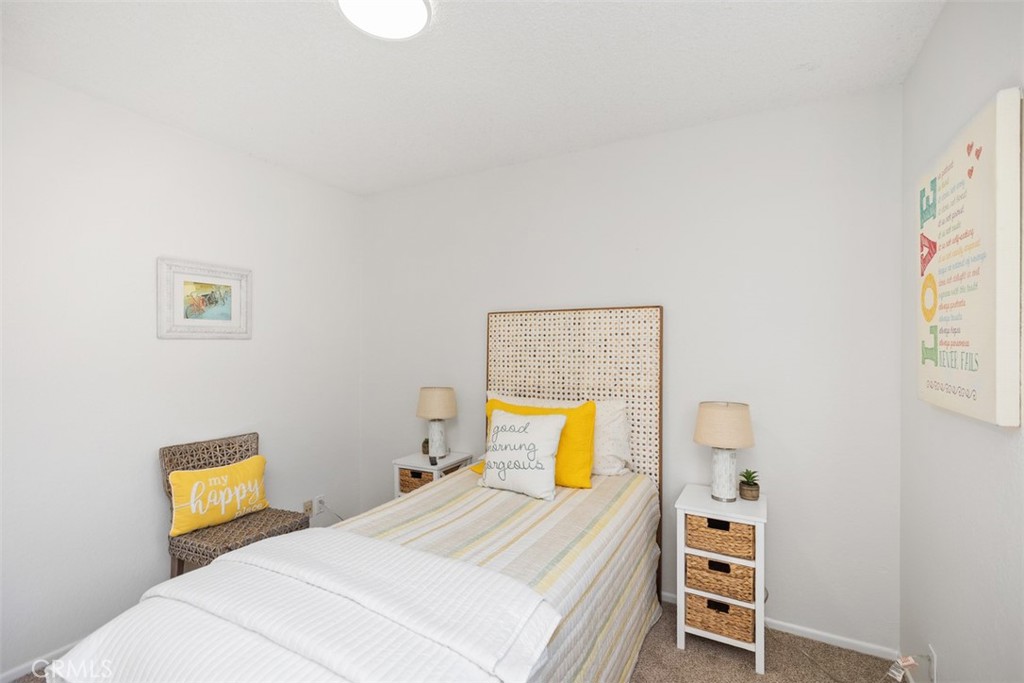 22761 Via Santa Maria