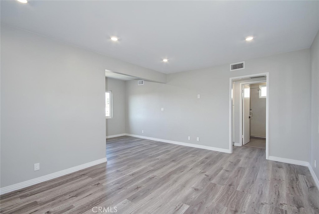 520 E Regent Street 5