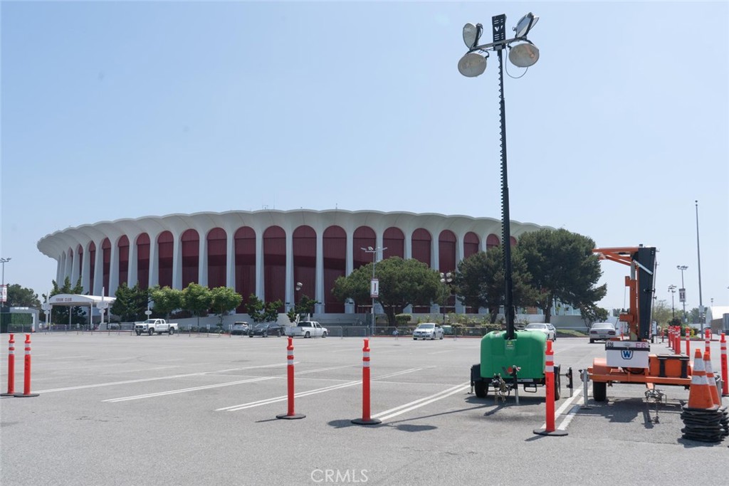 520 E Regent Street 5