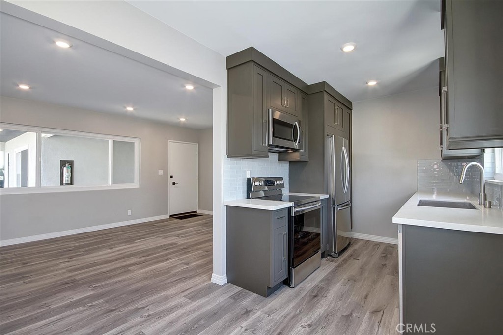 520 E Regent Street 5