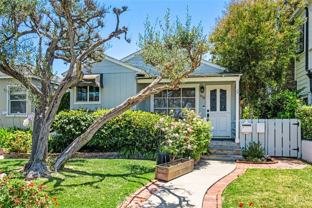 618 Heliotrope