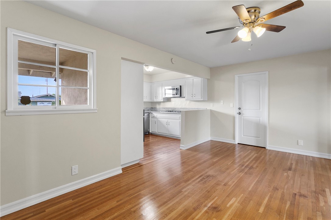 2232 E Parkside Avenue