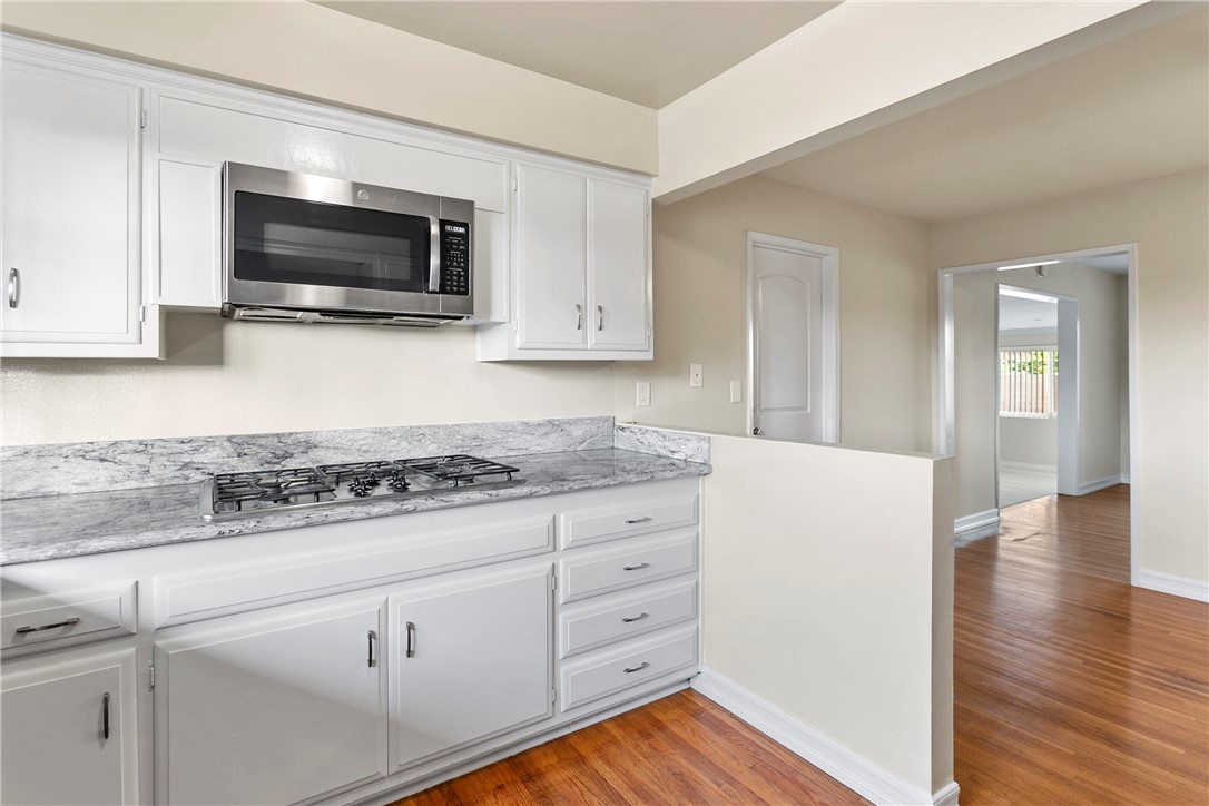 2232 E Parkside Avenue