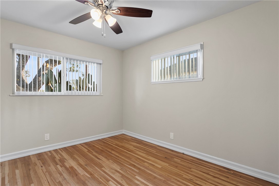 2232 E Parkside Avenue