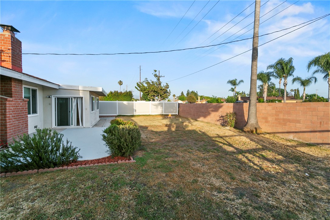 2232 E Parkside Avenue