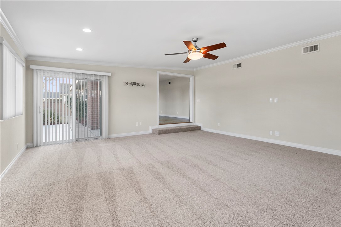 2232 E Parkside Avenue