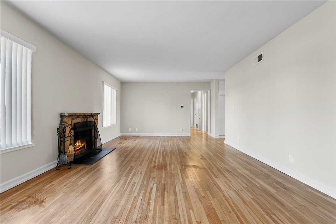 2232 E Parkside Avenue