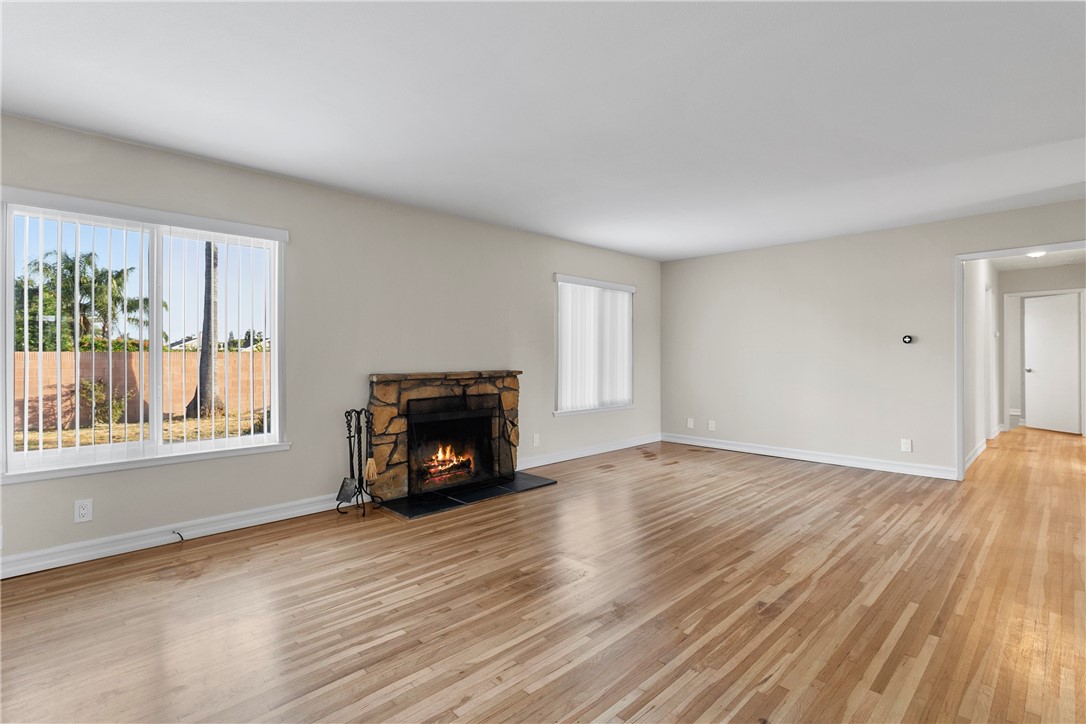 2232 E Parkside Avenue