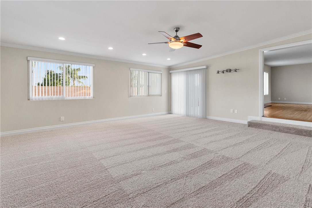 2232 E Parkside Avenue