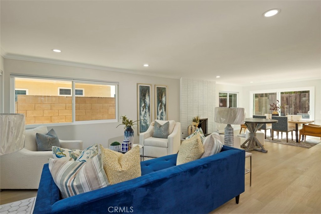 34311 Amber Lantern Street