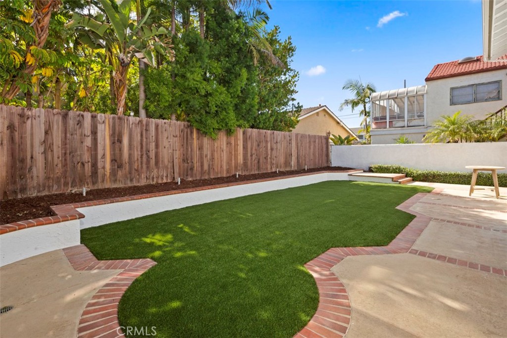 34311 Amber Lantern Street