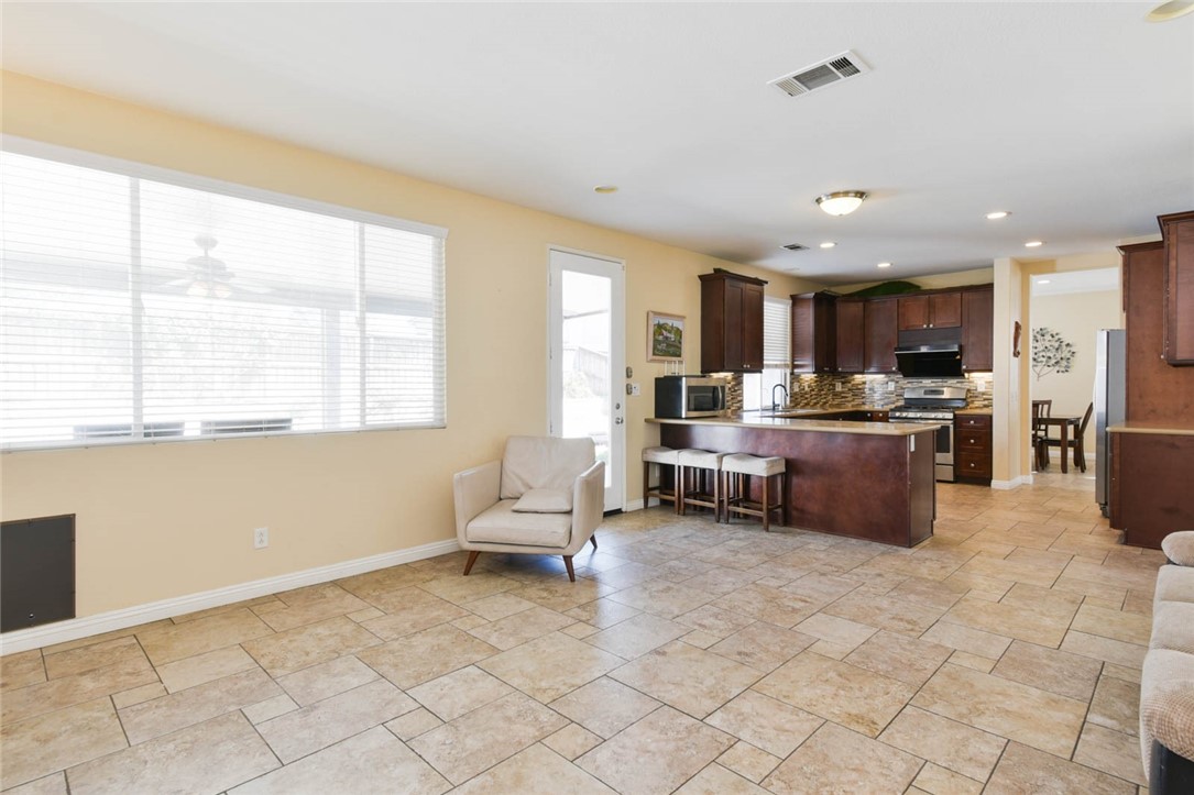 7576 Walnut Grove Avenue