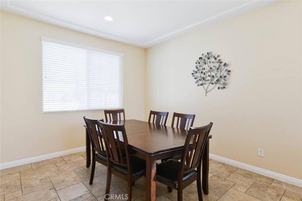 7576 Walnut Grove Avenue