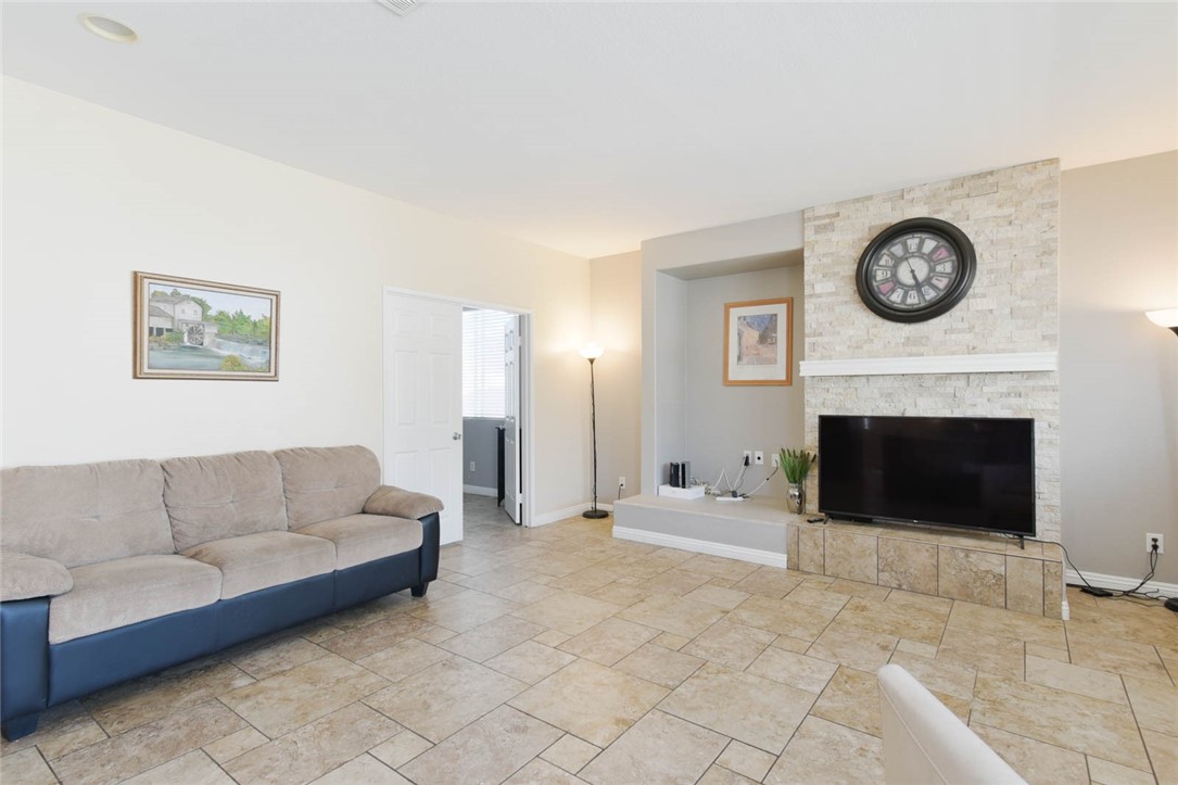 7576 Walnut Grove Avenue