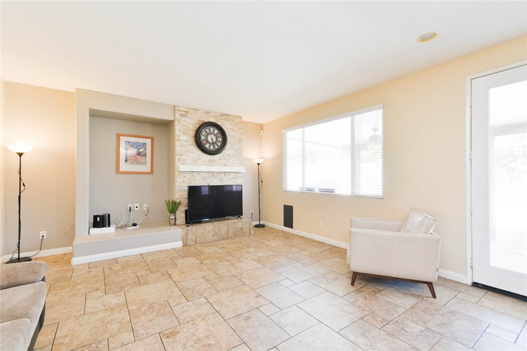 7576 Walnut Grove Avenue