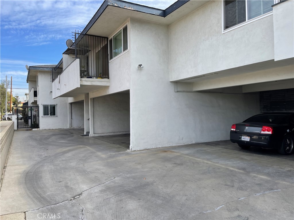 701 S Grevillea Avenue