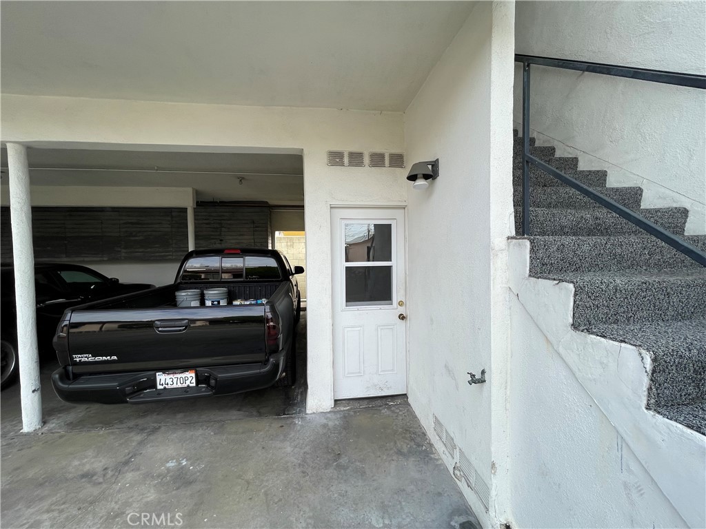 701 S Grevillea Avenue