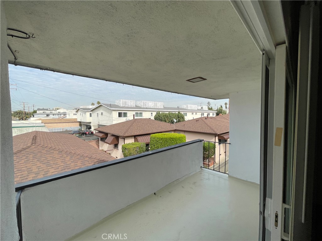 701 S Grevillea Avenue