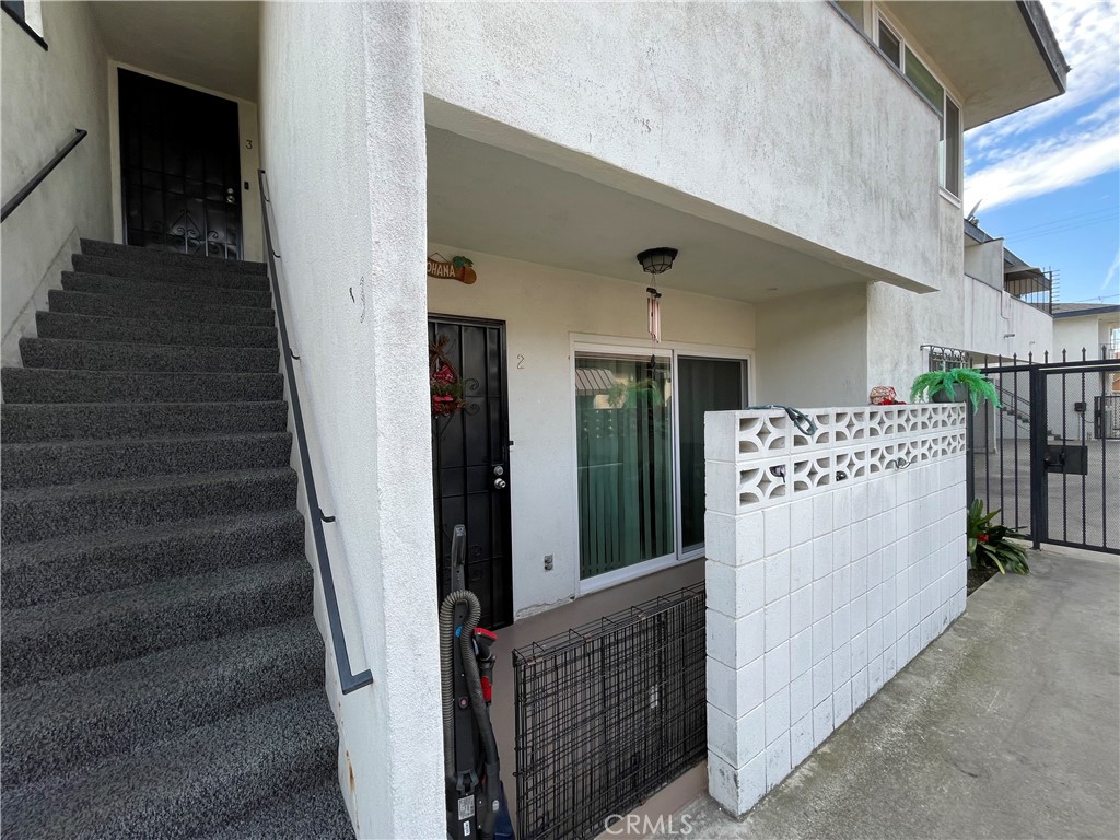 701 S Grevillea Avenue