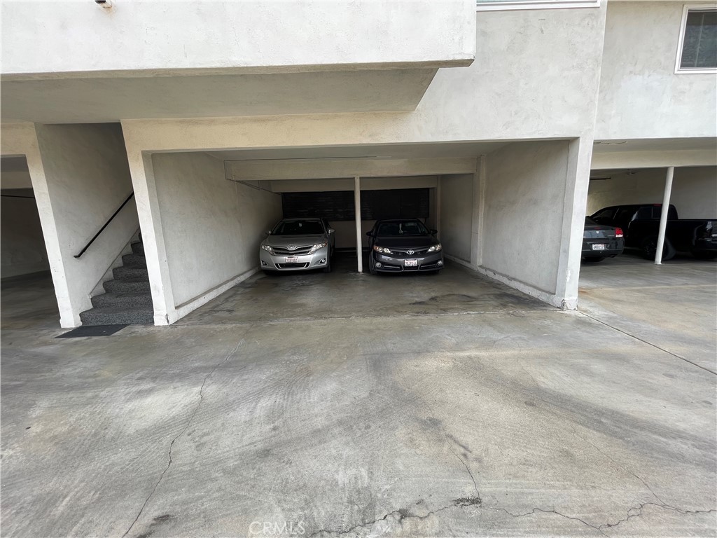 701 S Grevillea Avenue