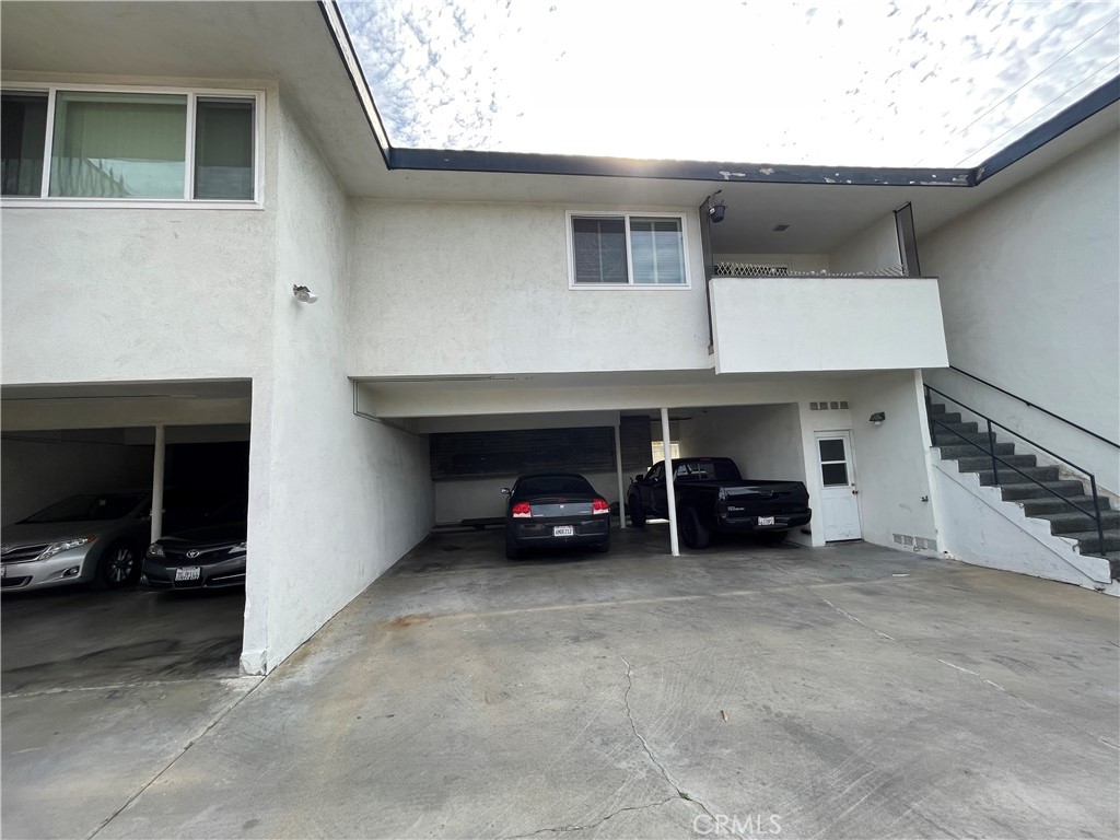 701 S Grevillea Avenue