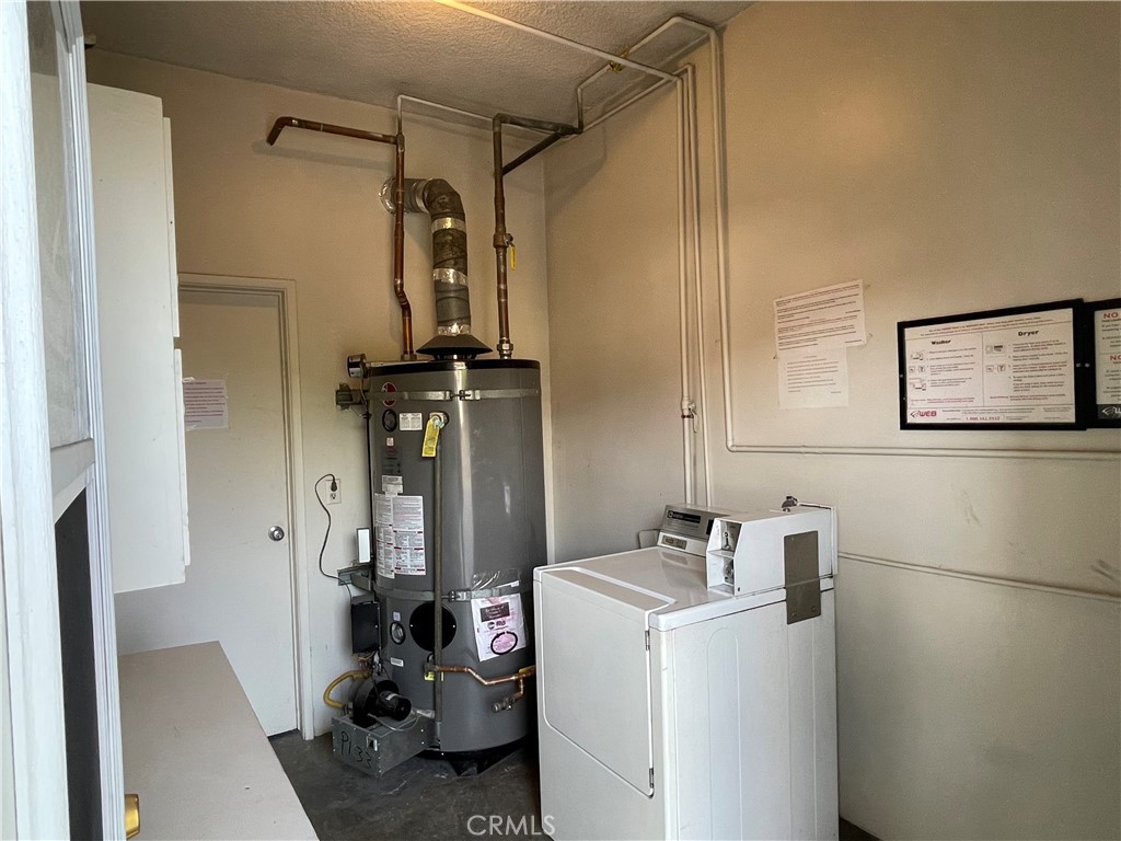 701 S Grevillea Avenue