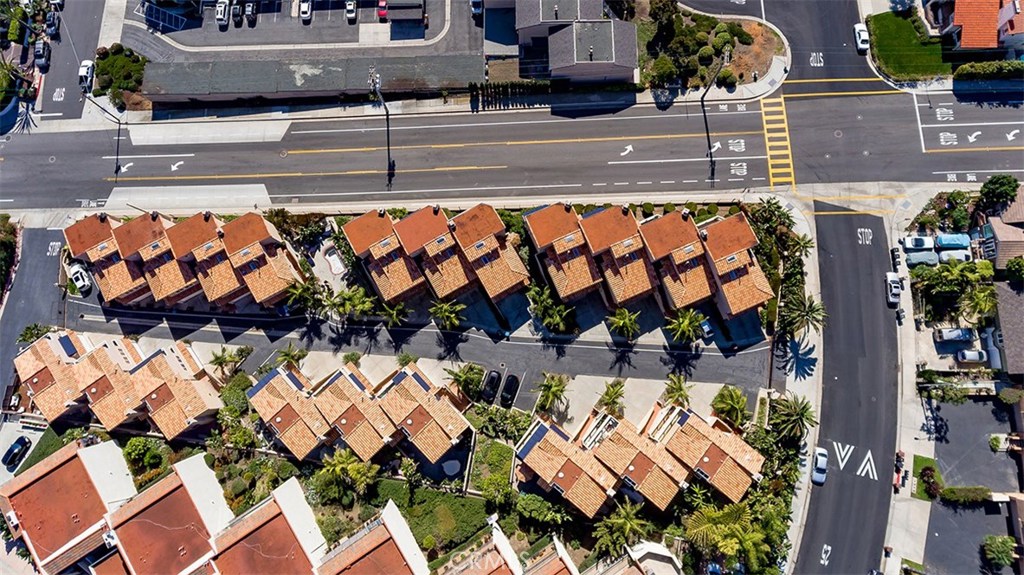 24352 Vista Point Lane