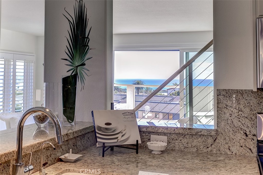 24352 Vista Point Lane