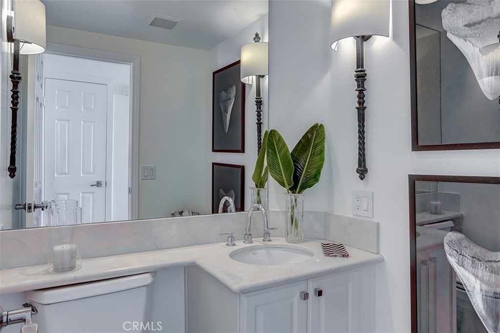 24352 Vista Point Lane