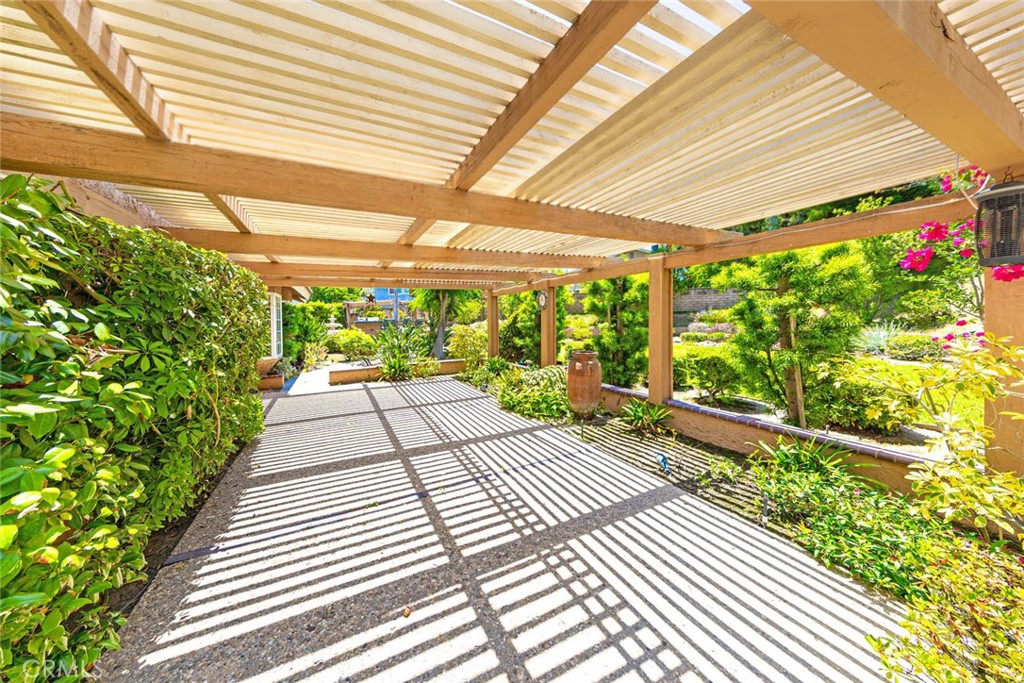 6550 E Edinboro Circle