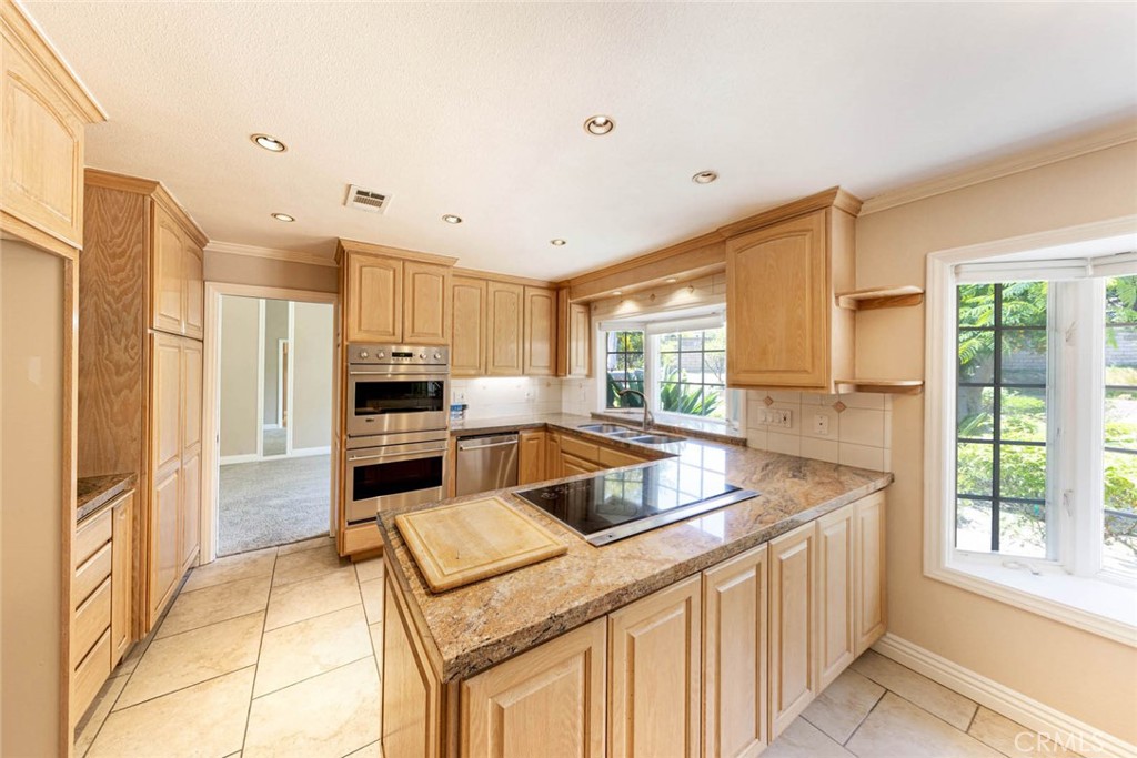 6550 E Edinboro Circle