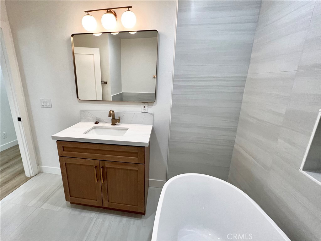 33921 Copper Lantern Street