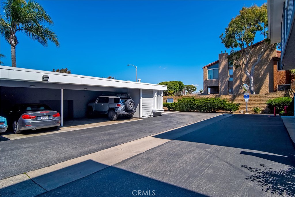 17082 Pacific Coast Highway 102