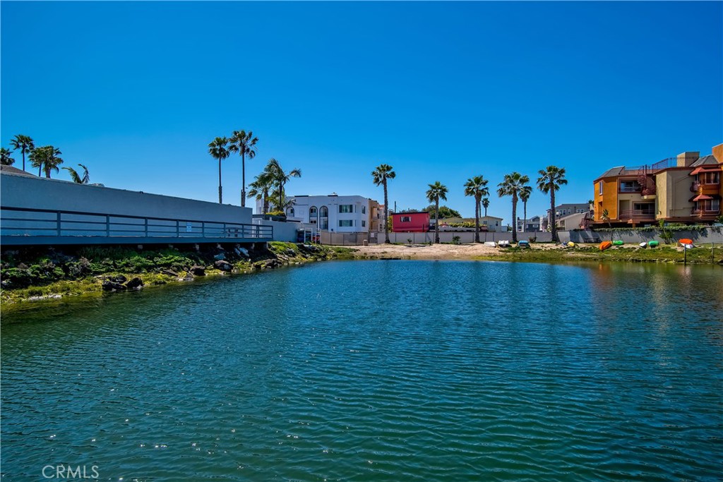 17082 Pacific Coast Highway 102