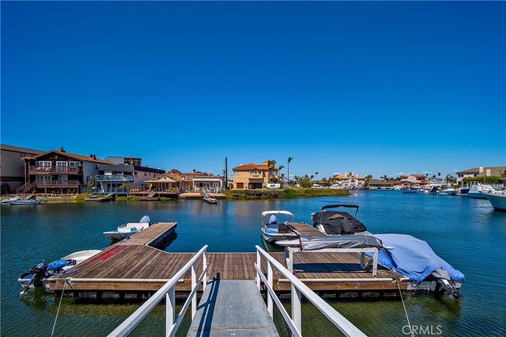 17082 Pacific Coast Highway 102