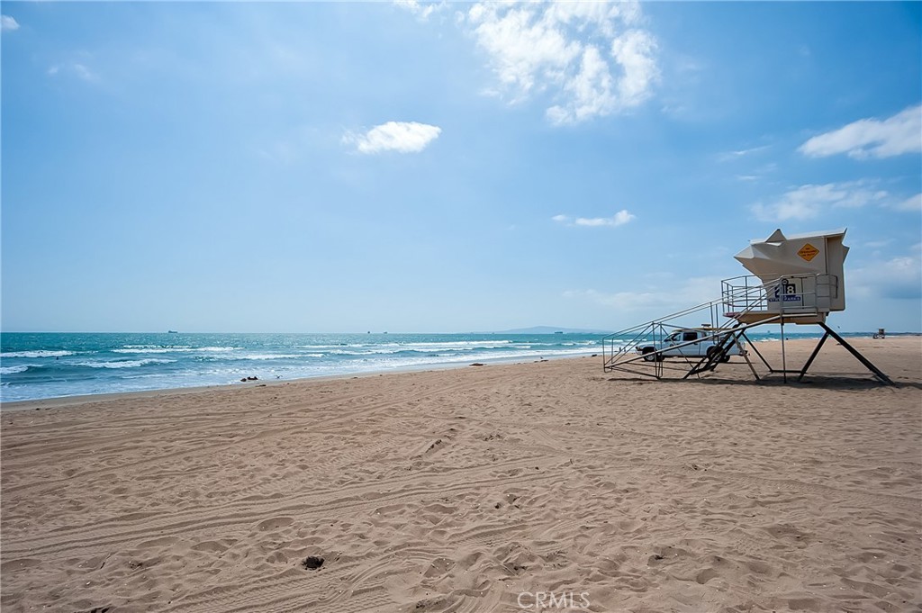 17082 Pacific Coast Highway 102