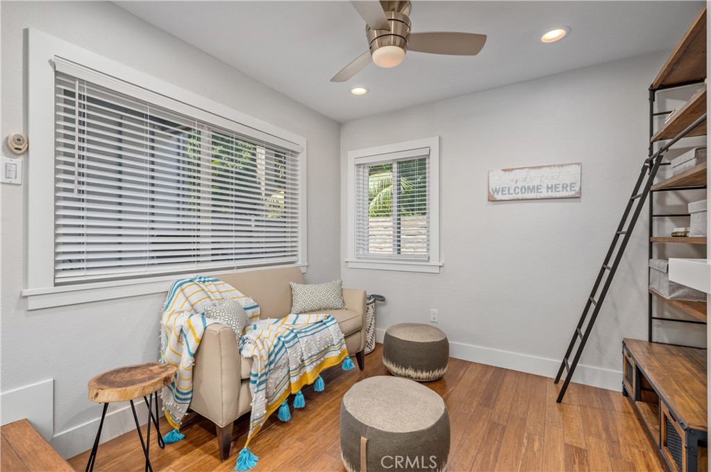 17082 Pacific Coast Highway 102