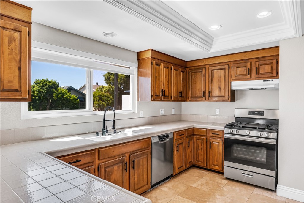 33892 Copper Lantern Street A