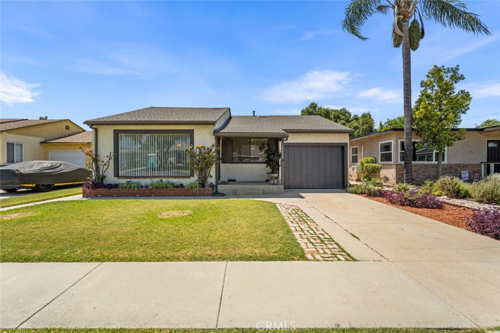 13423 Stanbridge Avenue