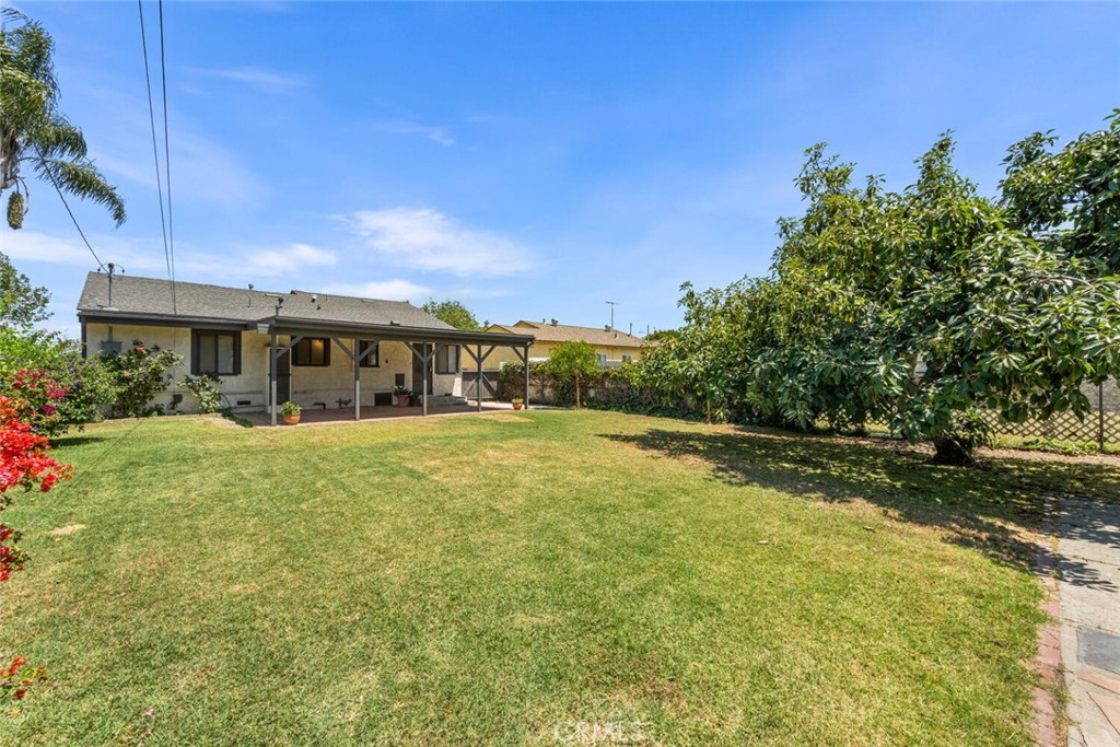 13423 Stanbridge Avenue