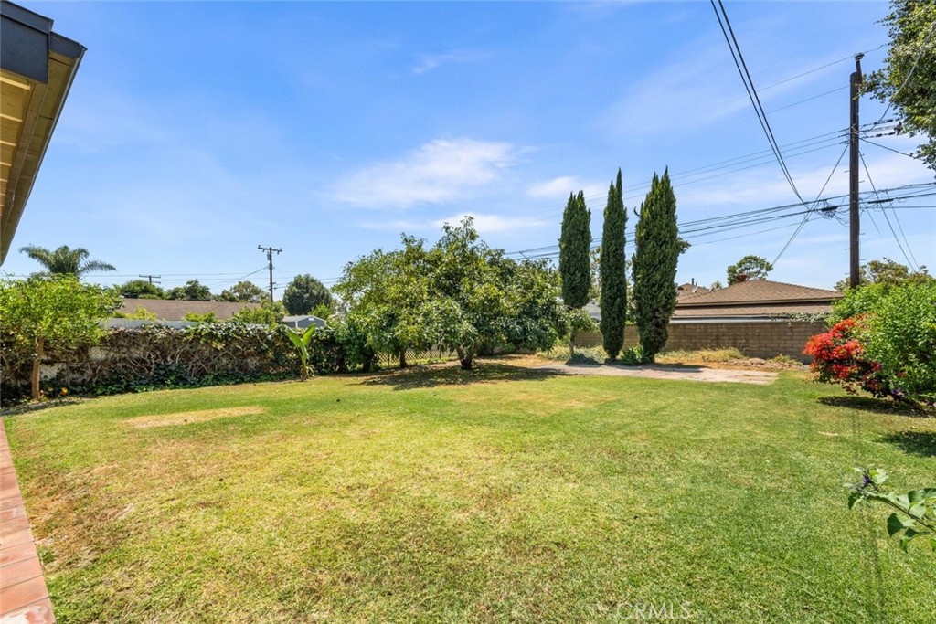 13423 Stanbridge Avenue