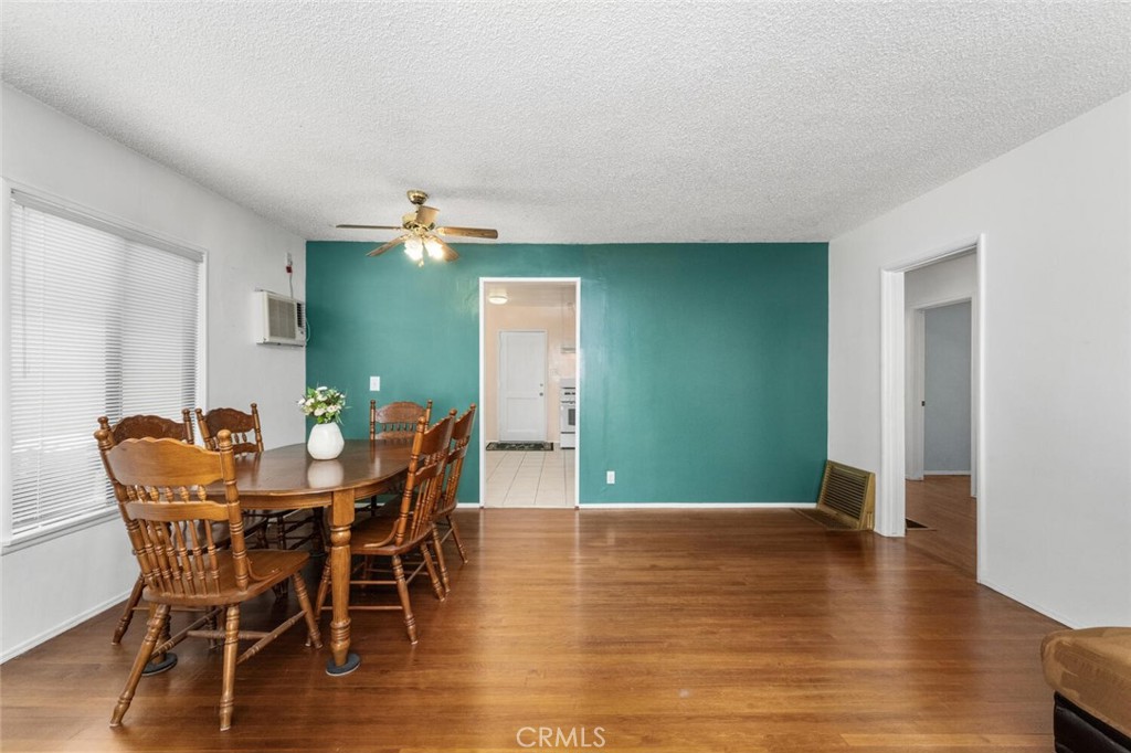 13423 Stanbridge Avenue