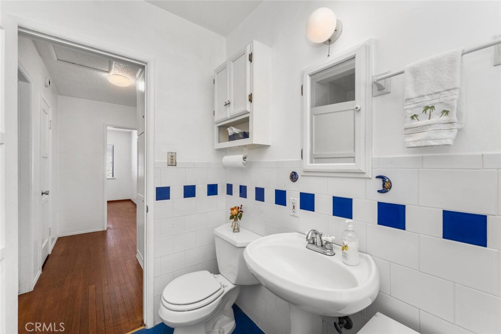 13423 Stanbridge Avenue